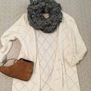 Beautiful cream LOFT sweater